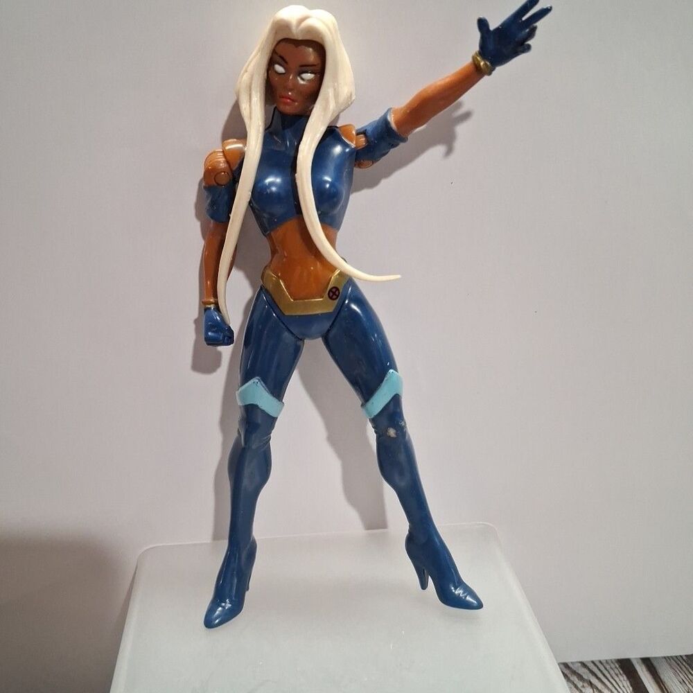 1996 Marvel X-MEN Robot Fighters Storm Short Hair Variation TOY BIZ Loose